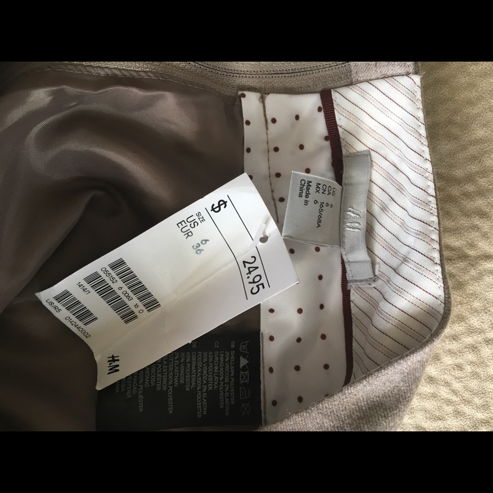 NEW  H&M professional skirt NWT grey or khaki Sz 6